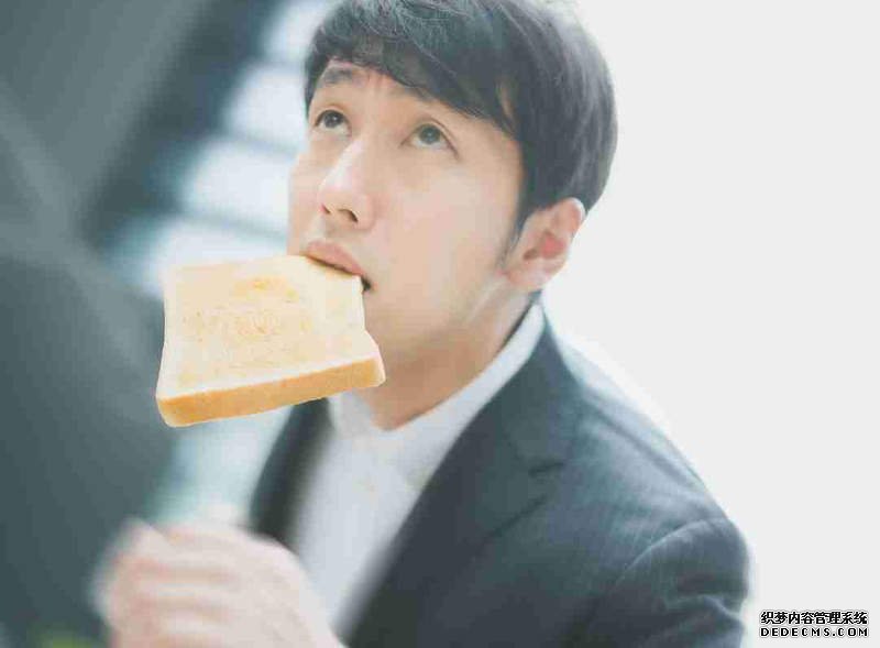 大只500注册 礼仪老师应该教多长